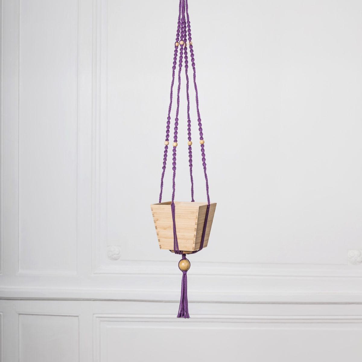 suspension plante en macramé violet